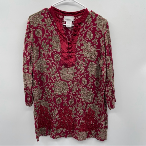Soft surroundings woman’s red & tan top with velvet trim